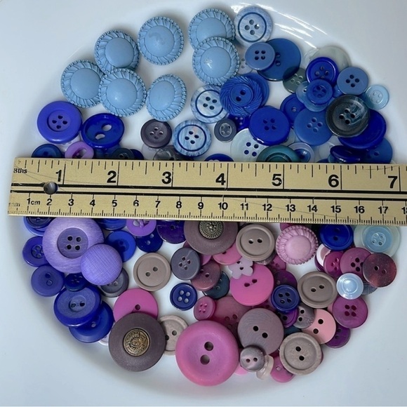 Vintage Button Collection Lot 300+ Mixed Colors Gold Blue Black White Assorted - Picture 4 of 12